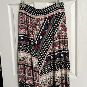 Maxi skirt with many patterns